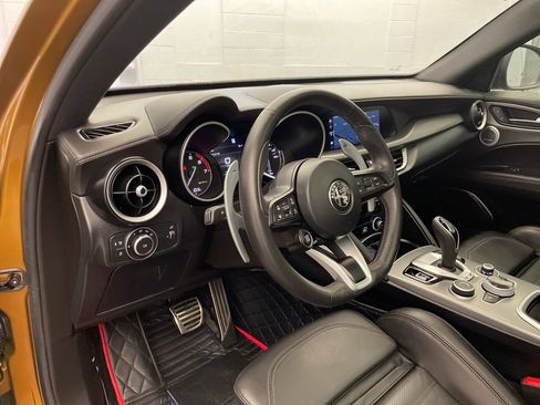 Used 2023 Alfa Romeo Stelvio Veloce image 22
