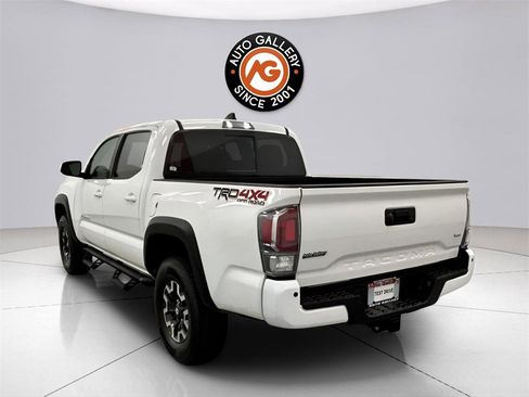 Used 2022 Toyota Tacoma TRD Off-Road image 5