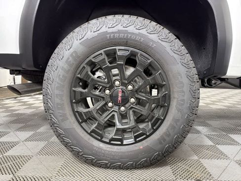 New 2026 GMC Canyon Elevation w/ Convenience Package image 29