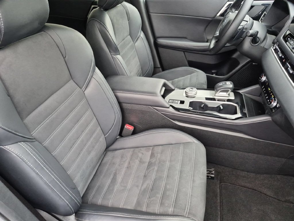 Used 2025 Mitsubishi Outlander SE AWD/4WD image 29