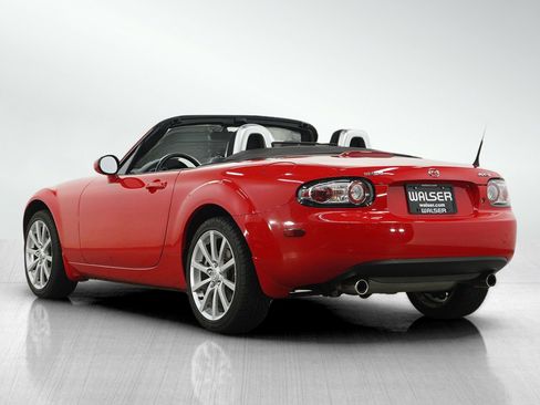 Used 2006 MAZDA MX-5 Miata Sport RWD image 4