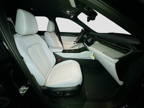 New 2026 Jeep Cherokee Limited AWD/4WD image 35
