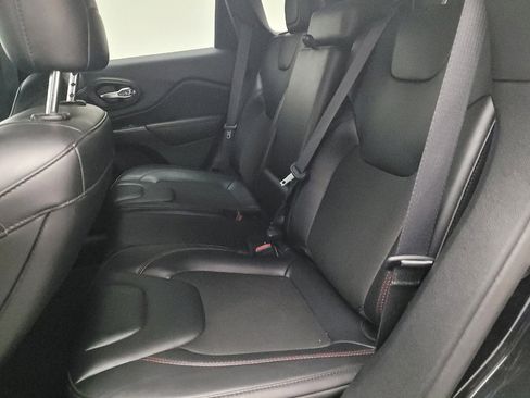 Used 2020 Jeep Cherokee Trailhawk w/ Cold Weather Group image 18