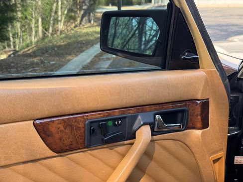 Used 1990 Mercedes-Benz 560 SEL image 25