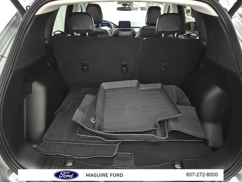 Used 2022 Ford Escape SEL w/ Technology Package image 11