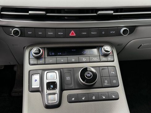 Used 2024 Hyundai Palisade SEL w/ Premium Package image 24