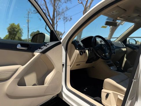 Used 2014 Volkswagen Tiguan SE FWD image 8