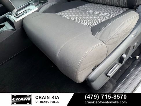 Used 2019 Toyota Tundra SR5 w/ SR5 Upgrade Package AWD/4WD image 24