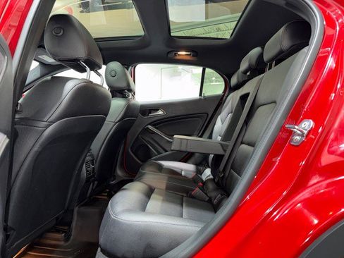 Used 2019 Mercedes-Benz GLA 250 4MATIC image 10
