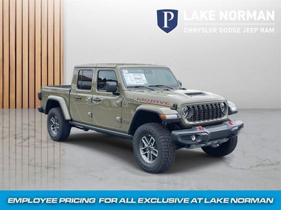 New 2025 Jeep Gladiator Mojave w/ Convenience Group