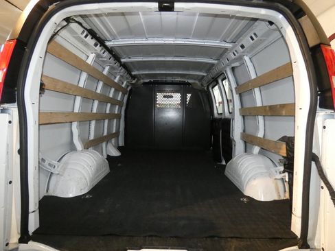 Used 2023 Chevrolet Express 2500 w/ Driver Convenience Package image 6