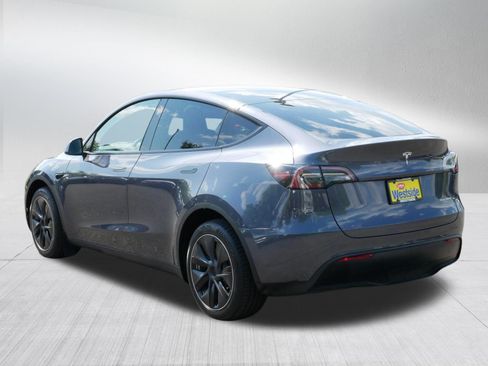 Used 2023 Tesla Model Y Long Range AWD/4WD image 5