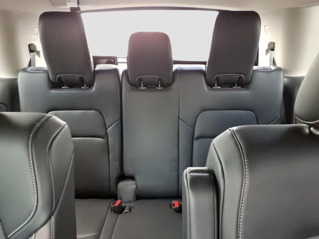 Used 2024 Nissan Pathfinder Platinum FWD image 20