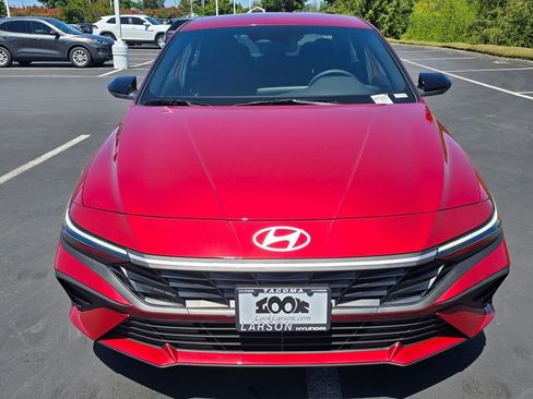 New 2025 Hyundai Elantra Sport image 9