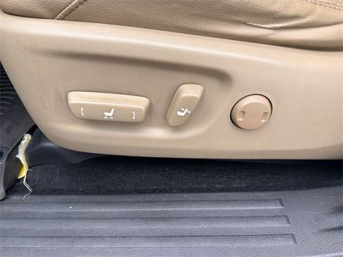 Used 2014 Toyota 4Runner SR5 image 16