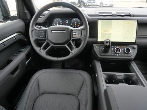 New 2026 Land Rover Defender 110 X-Dynamic SE image 10