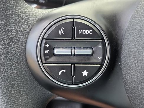 Used 2025 Kia Soul LX image 21