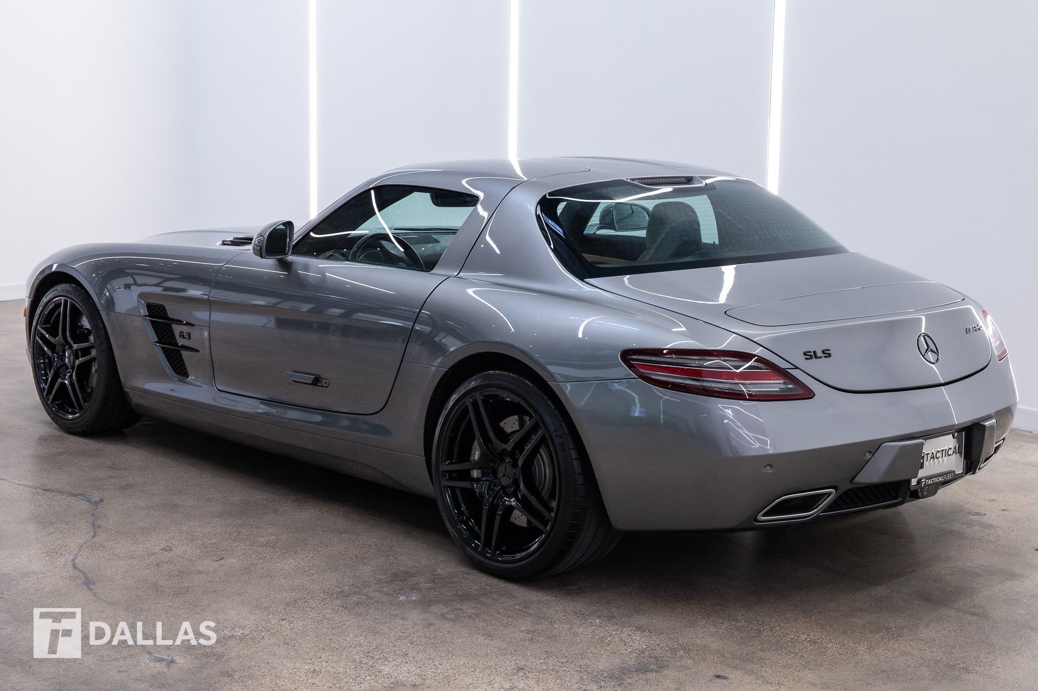 Used 2012 Mercedes-Benz SLS AMG Coupe image 8