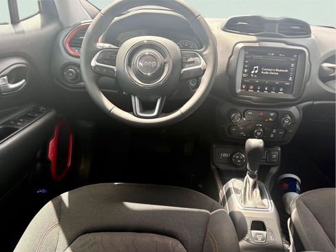 Used 2023 Jeep Renegade Trailhawk AWD/4WD image 10