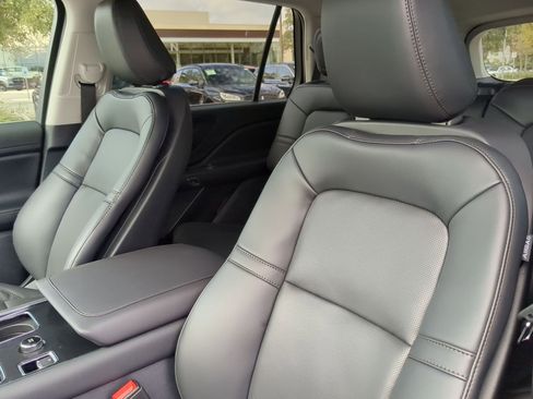 New 2025 Lincoln Aviator 2WD image 10