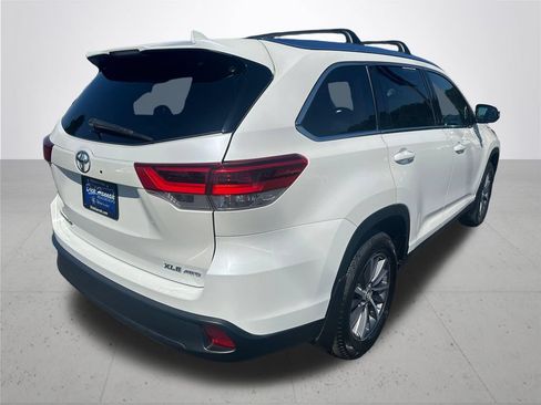 Used 2019 Toyota Highlander XLE AWD/4WD image 7