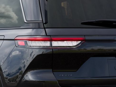 New 2026 Jeep Grand Cherokee Summit w/ Obsidian Package AWD/4WD image 9