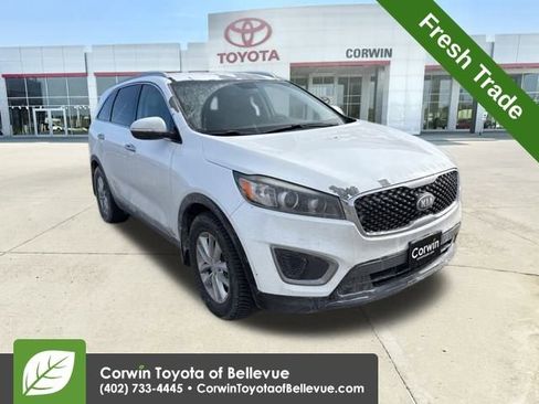 Used 2016 Kia Sorento LX w/ LX Convenience Package image 1