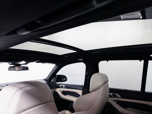 Used 2023 BMW X5 M image 22