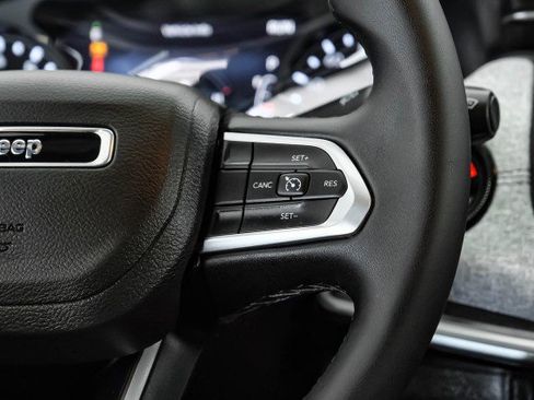 Used 2024 Jeep Compass Latitude AWD/4WD image 16