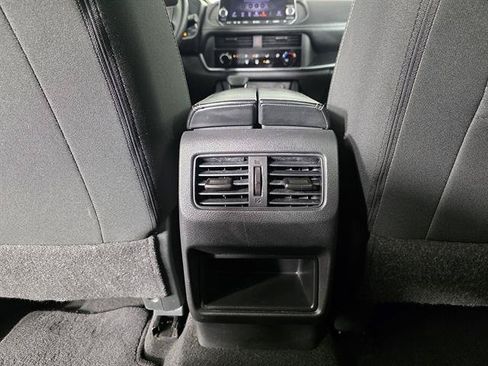 Used 2023 Nissan Rogue S AWD/4WD image 43