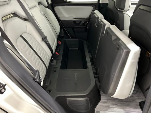 Used 2022 Rivian R1T Adventure AWD/4WD image 24