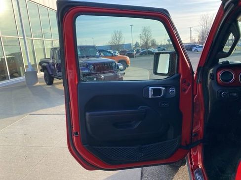 Certified 2022 Jeep Wrangler Rubicon w/ Cold Weather Group image 11