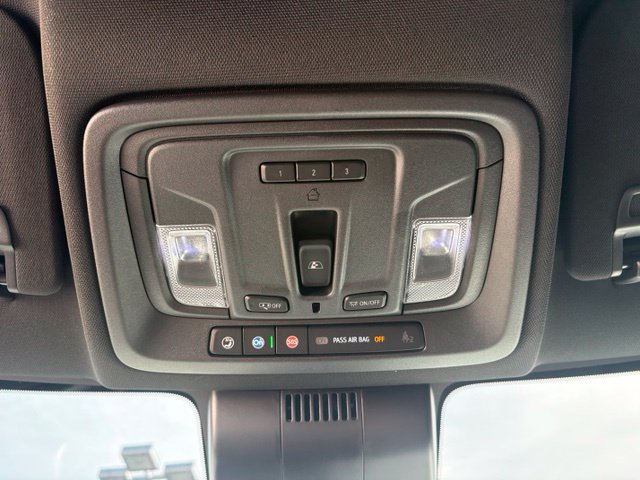 Used 2022 Chevrolet Silverado 1500 ZR2 w/ Technology Package AWD/4WD image 24