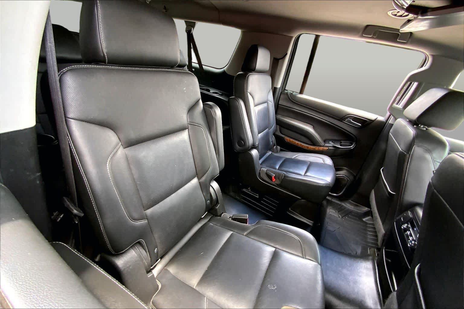Used 2018 Chevrolet Suburban Premier RWD image 19