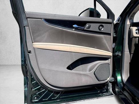 Used 2021 Lincoln Nautilus Reserve w/ Cargo Utility Package image 18