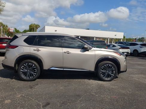 Certified 2024 Nissan Rogue Platinum image 3