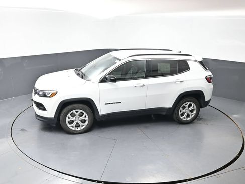 Used 2024 Jeep Compass Latitude AWD/4WD image 45