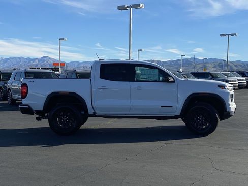 New 2026 GMC Canyon Elevation w/ LPO, Black Badging Package image 12