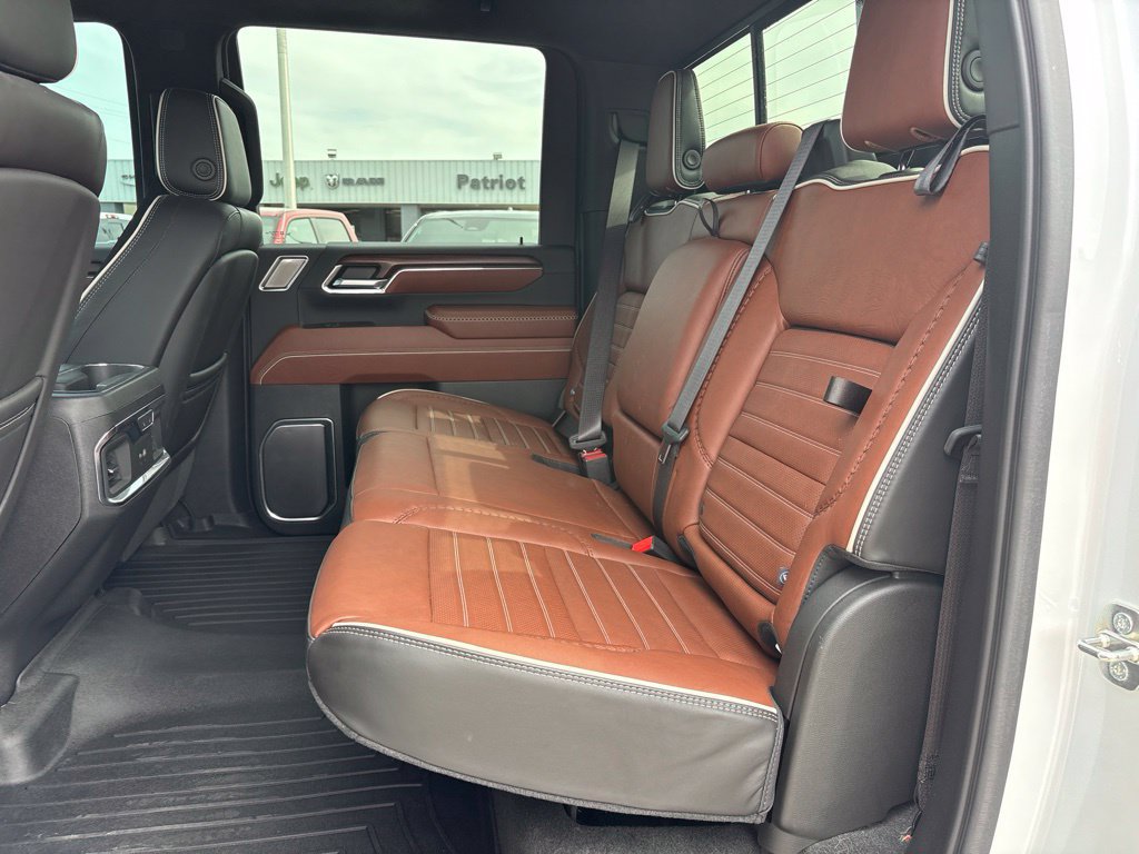 Used 2024 GMC Sierra 3500 Denali Ultimate AWD/4WD image 28