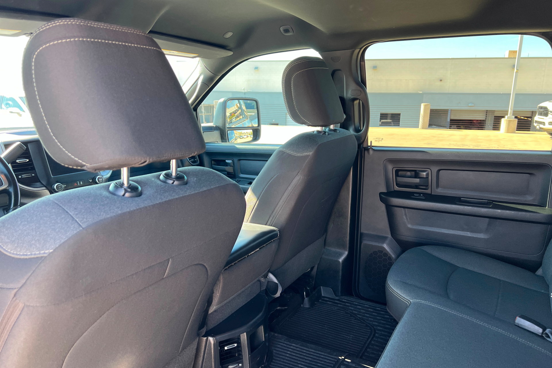 Used 2024 RAM 3500 Tradesman w/ Chrome Appearance Group AWD/4WD image 20