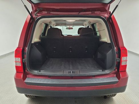 Used 2016 Jeep Patriot Latitude AWD/4WD image 29