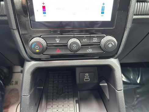 Certified 2024 Ford Ranger XLT RWD image 24