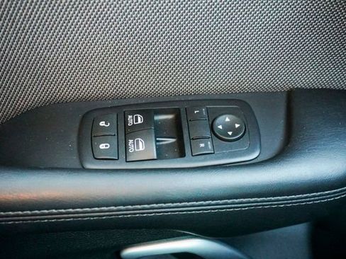 Used 2016 Dodge Challenger SXT image 22