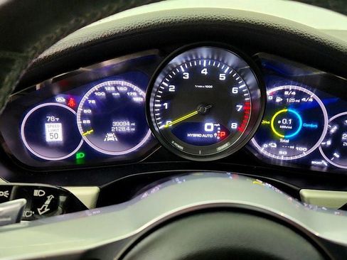 Used 2018 Porsche Panamera 4 AWD/4WD image 15