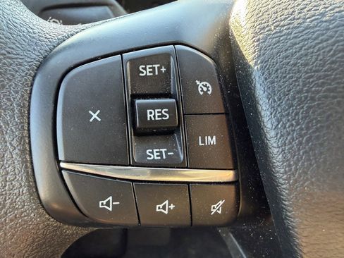 Used 2025 Ford Transit 250 148 Medium Roof image 21