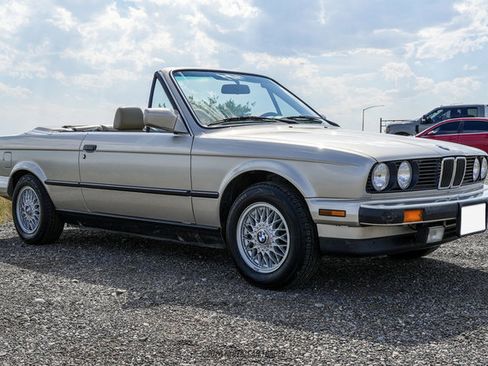 Used 1987 BMW 325i Convertible RWD image 10