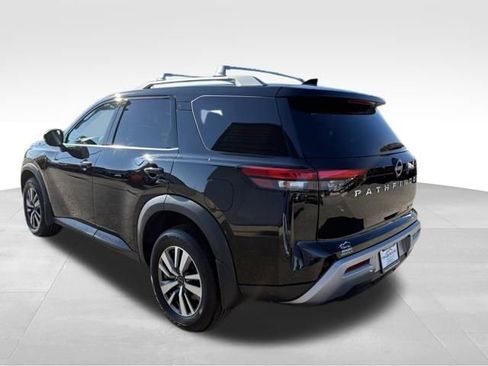 Used 2022 Nissan Pathfinder SL image 7