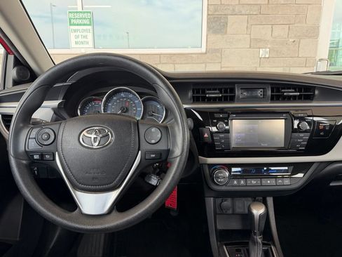 Used 2016 Toyota Corolla LE FWD image 5