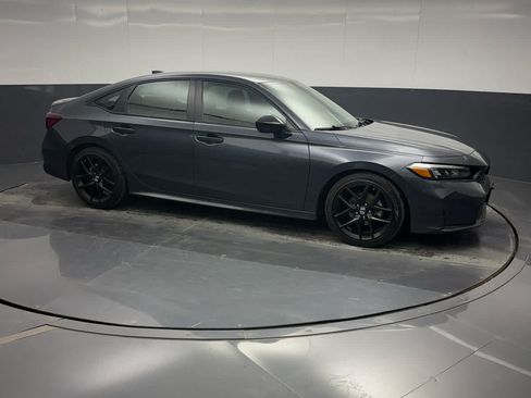 Used 2025 Honda Civic Sport image 3
