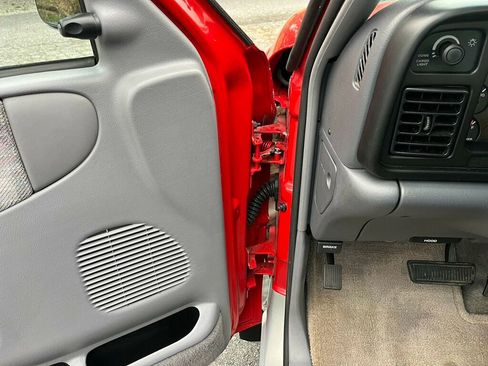 Used 1997 Dodge Ram 1500 Truck 4x4 Regular Cab image 11